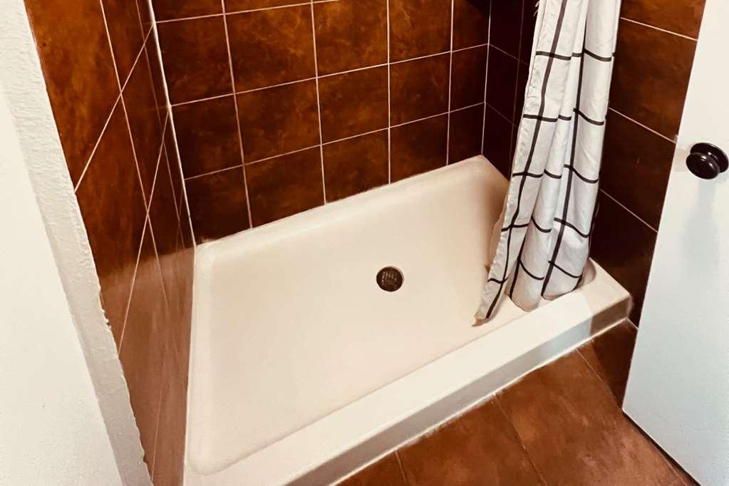 Hotel Econo & Downtown Riverwalk Area 2*
