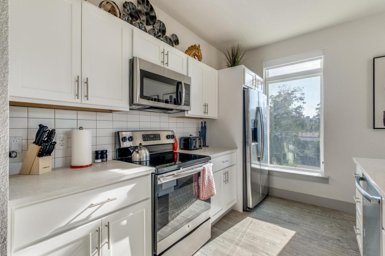 Radiant On The Riverwalk 1325 Apartment *