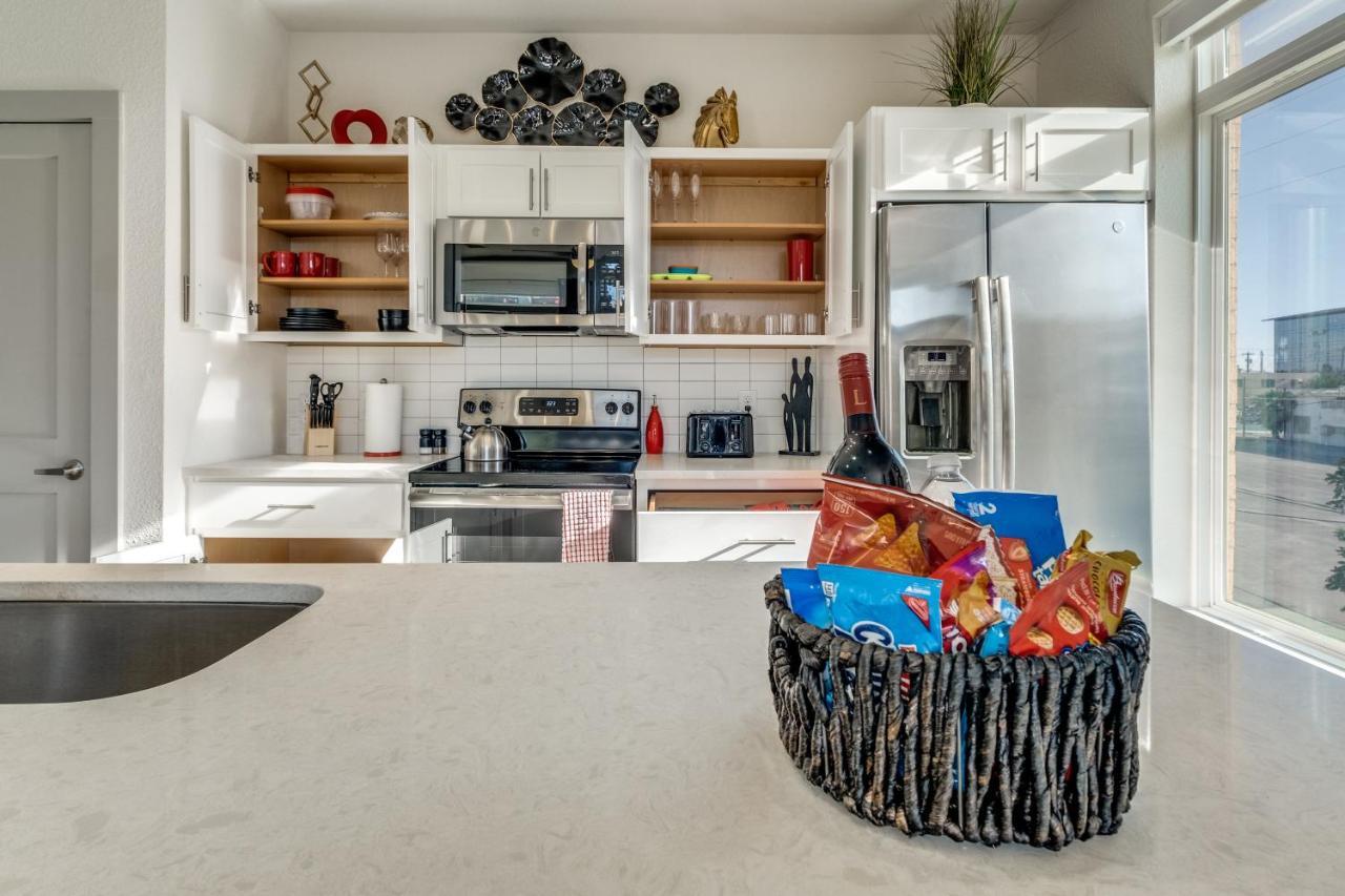 Radiant On The Riverwalk 1325 Apartment San Antonio