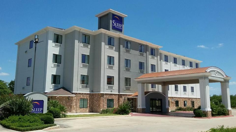 Hotel Sleep & At Six Flags San Antonio