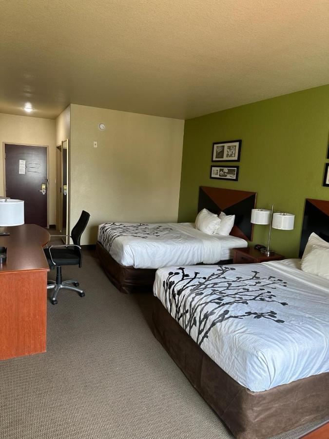 Sleep & At Six Flags 3* San Antonio