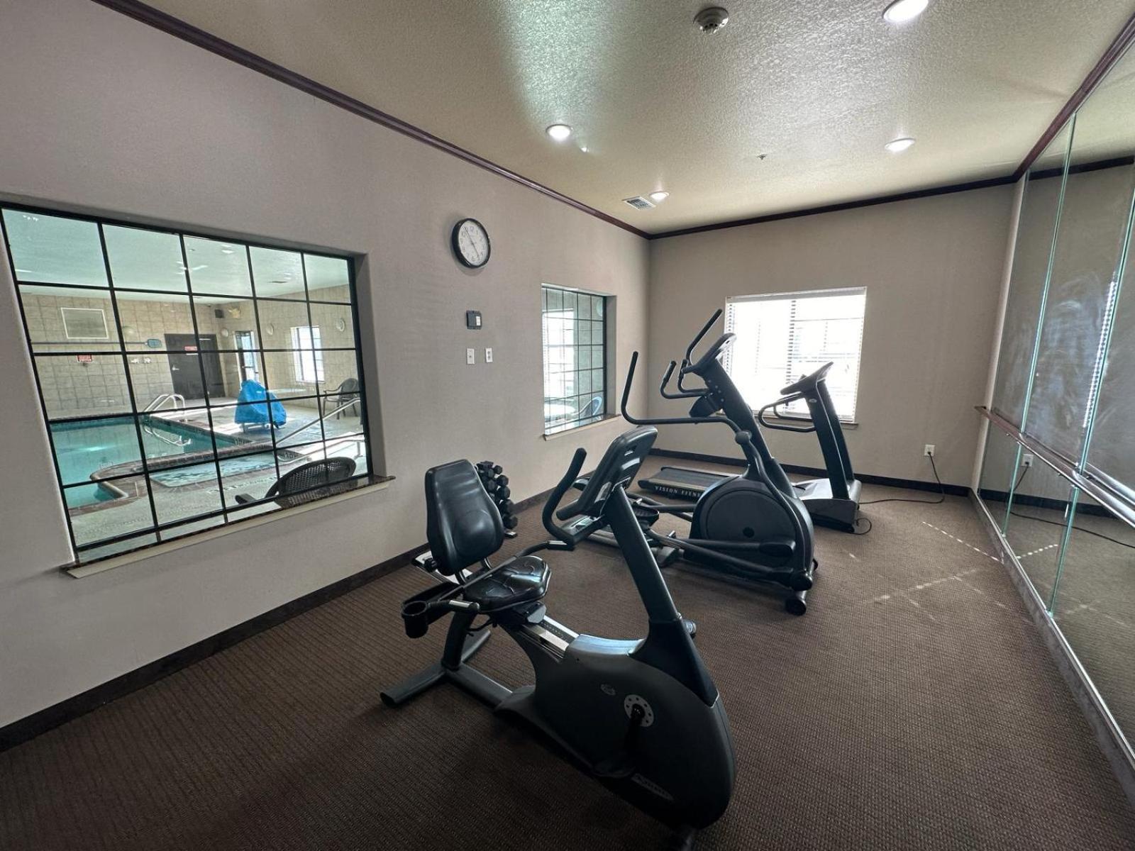 Sleep & At Six Flags Hotel 3*