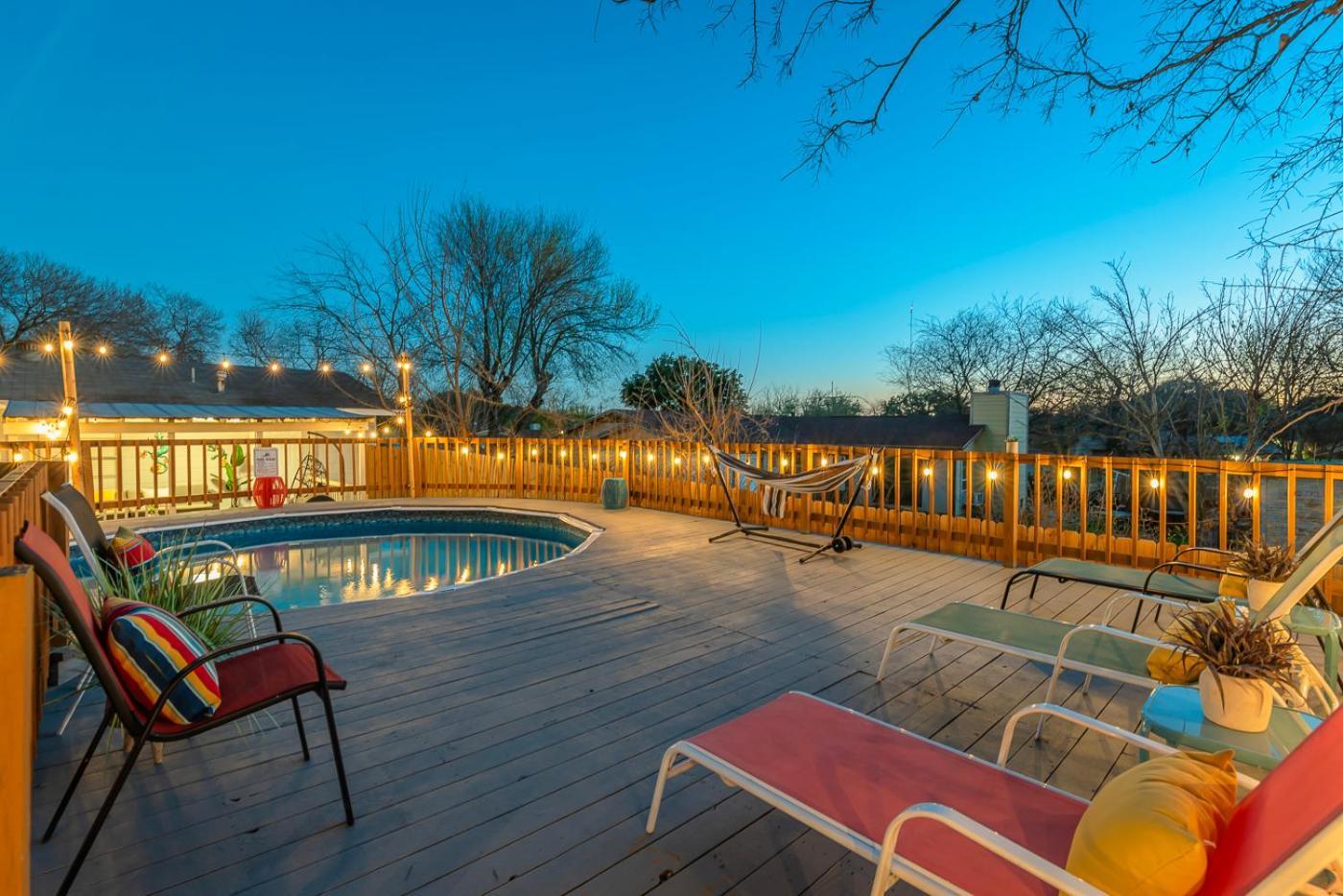 Game Room, Pool & Fire Pit At The Medical Center Holiday home