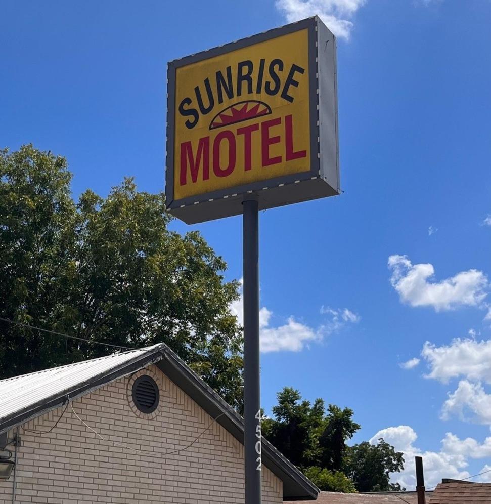 Sunrise Motel