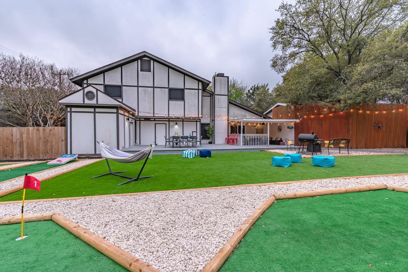 Pool, Gameroom & Minigolf Enchanting Texas *