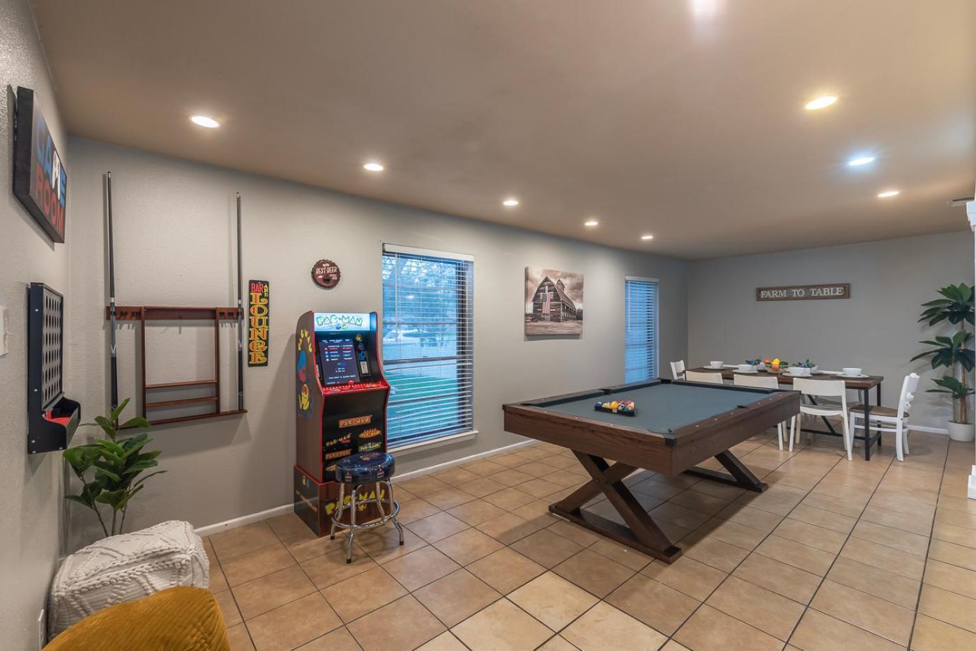 Pool, Gameroom & Minigolf Enchanting Texas Holiday home San Antonio