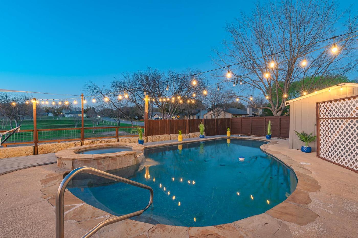 Stunning Pool Overlooking Golf Course & Game * San Antonio