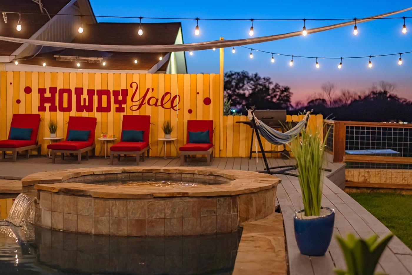 Stunning Pool Overlooking Golf Course & Game San Antonio