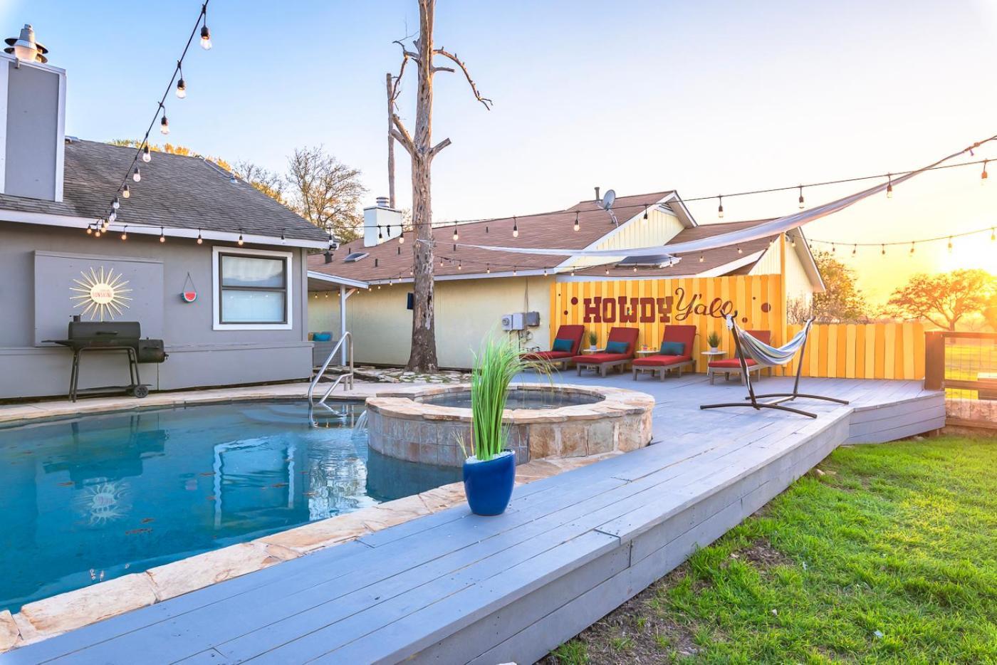 Holiday home Stunning Pool Overlooking Golf Course & Game *