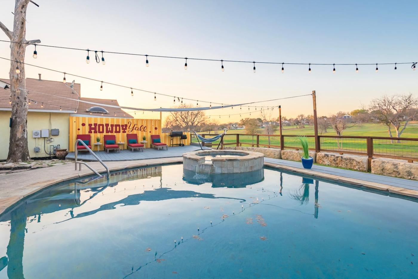 Stunning Pool Overlooking Golf Course & Game *
