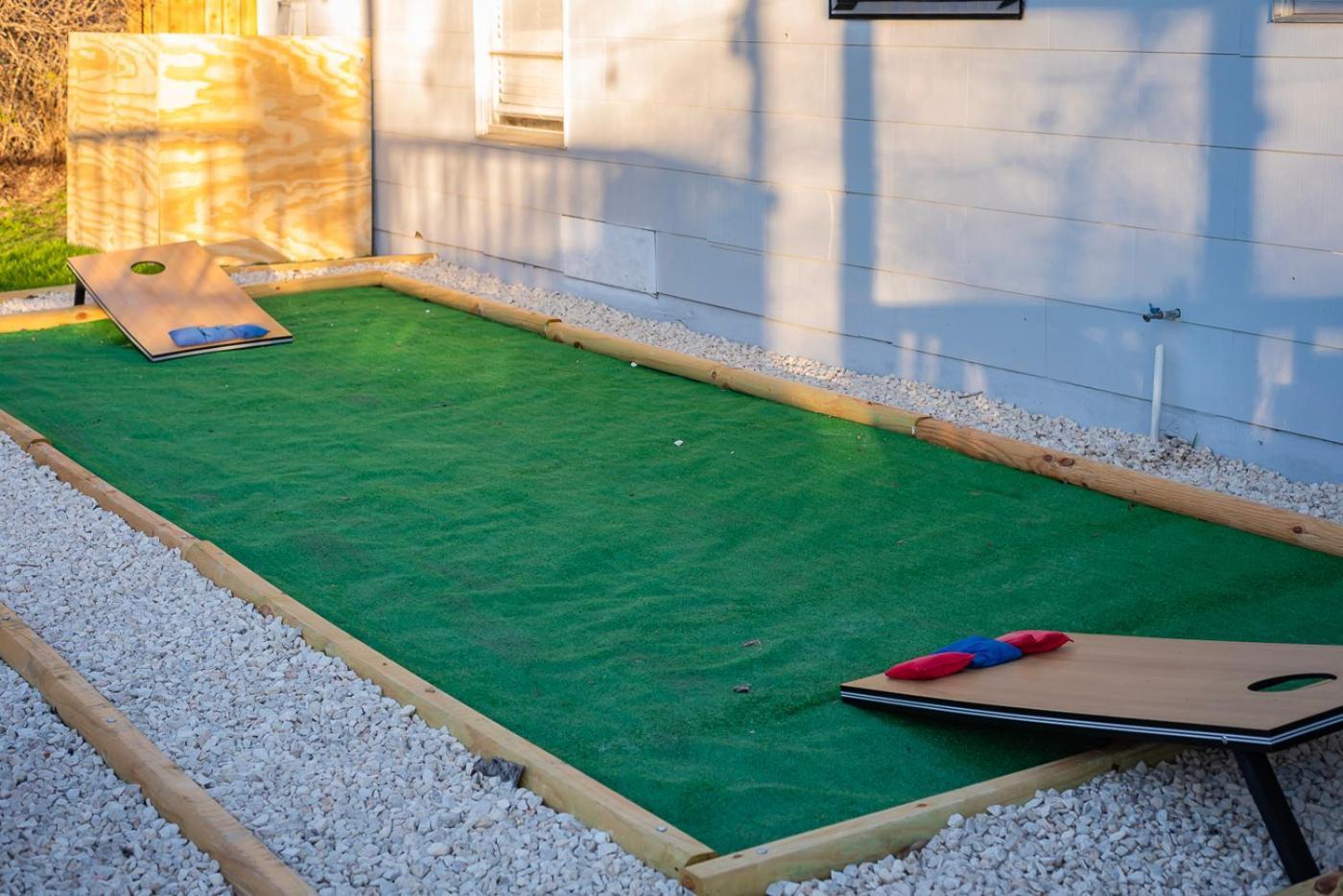 Game Room, Pool & Fire Pit At The Medical Center Holiday home