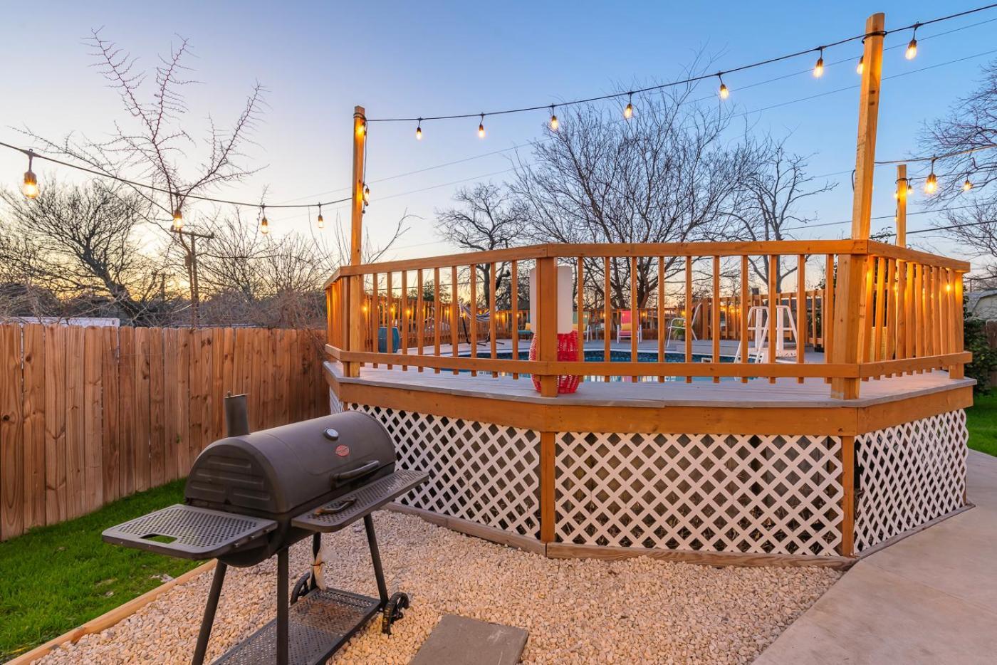 Game Room, Pool & Fire Pit At The Medical Center *