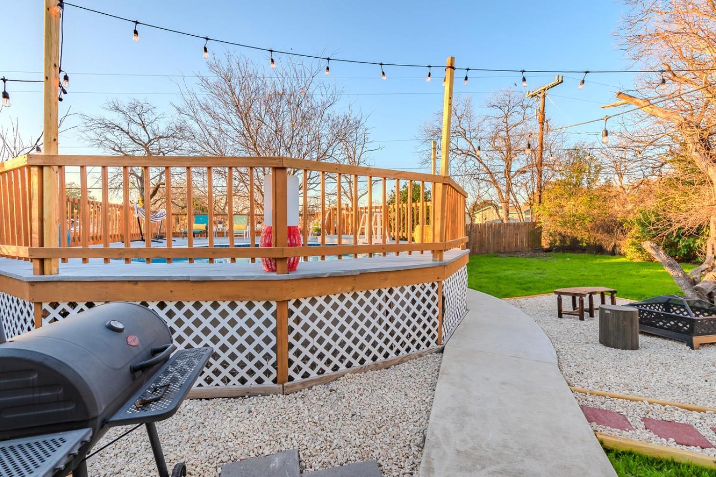 Game Room, Pool & Fire Pit At The Medical Center San Antonio