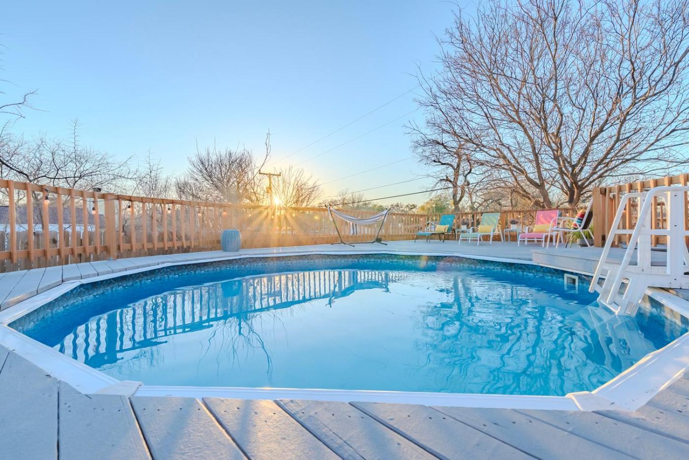 Game Room, Pool & Fire Pit At The Medical Center * San Antonio