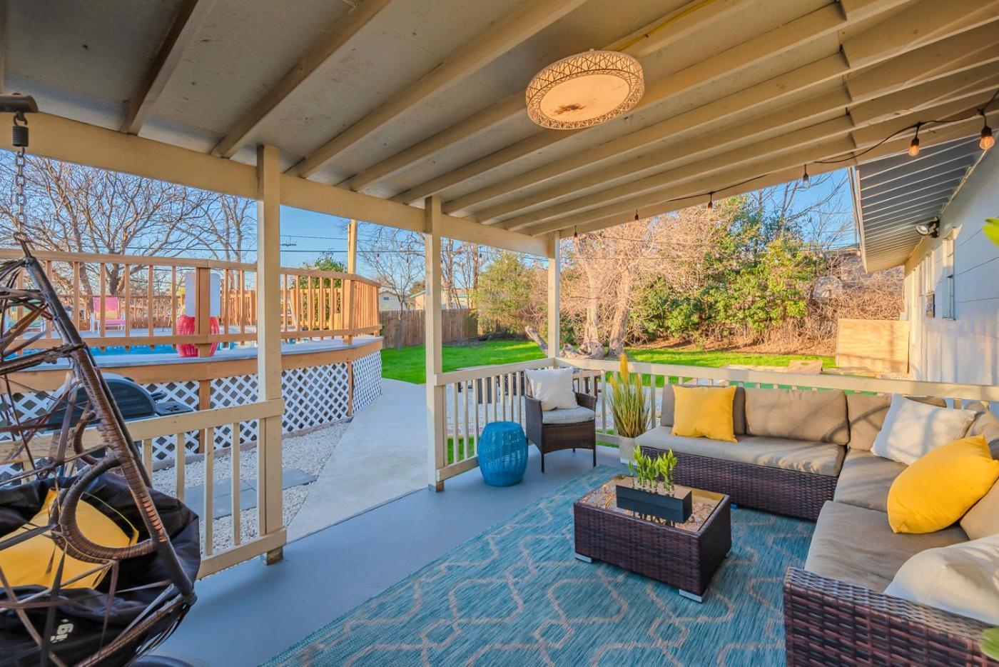 Game Room, Pool & Fire Pit At The Medical Center Holiday home