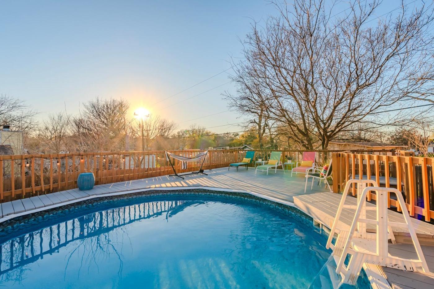 Game Room, Pool & Fire Pit At The Medical Center Holiday home San Antonio