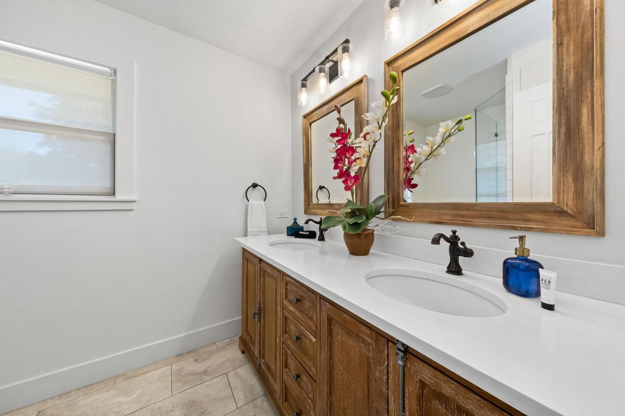 *new* Casa Azul-4b4b Upscale Oasis-pool Holiday home San Antonio