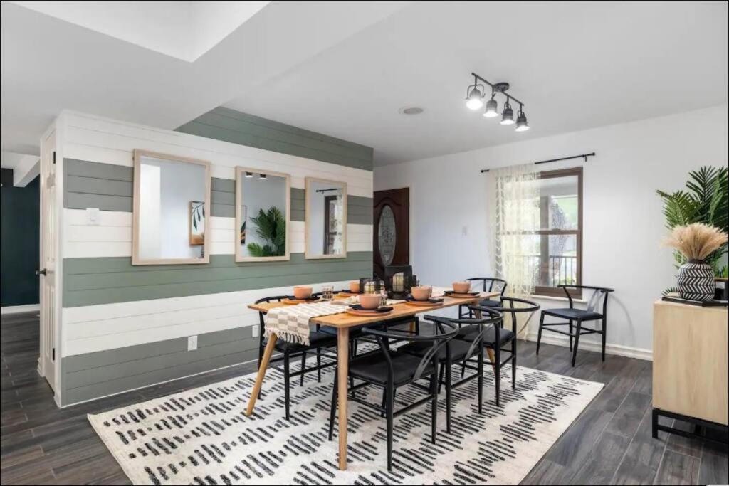Modern Oasis In W/h Amenities And Pool *