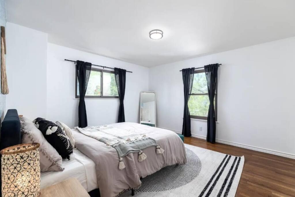 Modern Oasis In W/h Amenities And Pool * San Antonio