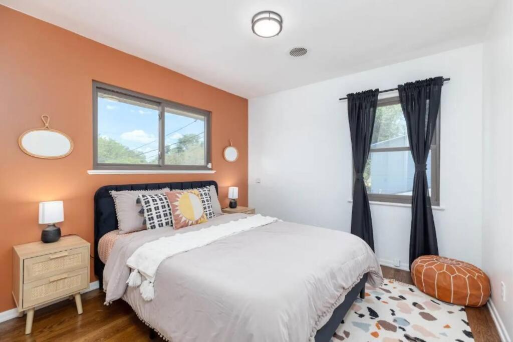 Modern Oasis In W/h Amenities And Pool *