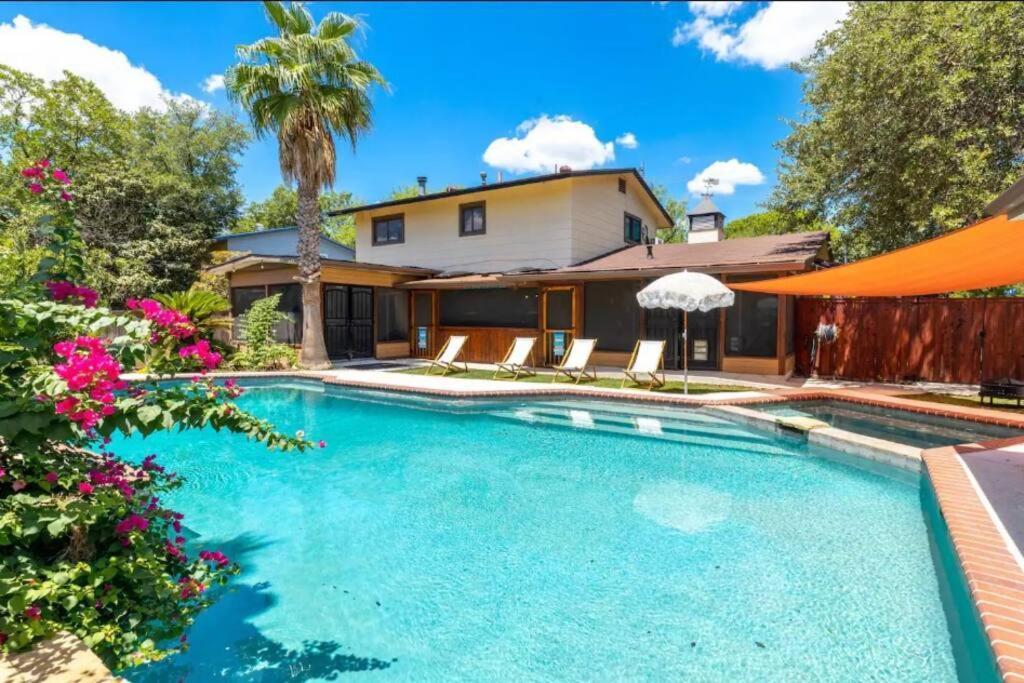 Modern Oasis In W/h Amenities And Pool * San Antonio