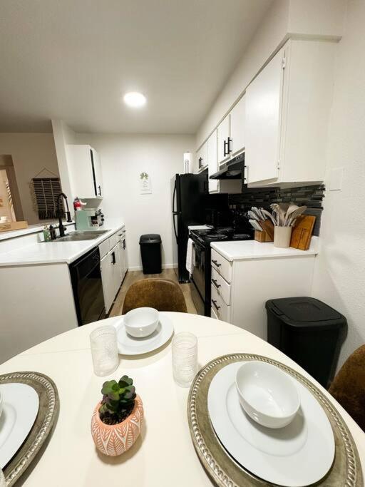 Downtown Sa Cozy & 2 Bedroom Apartment