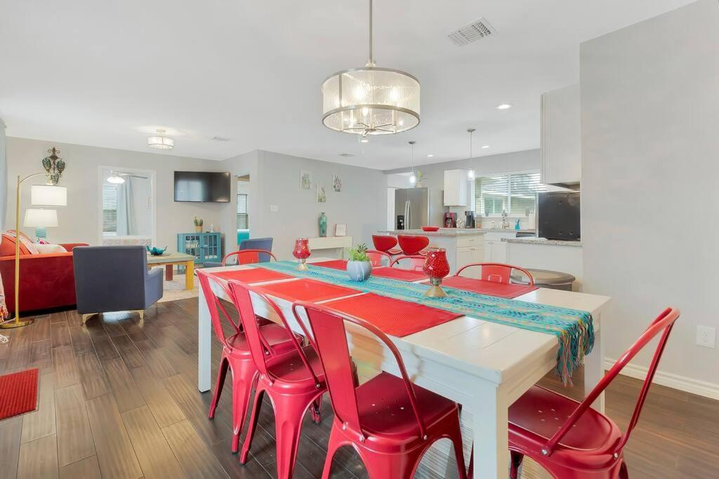 Luxurious With Private Game - Your Ultimate Retreat For Fun And Relaxation! San Antonio