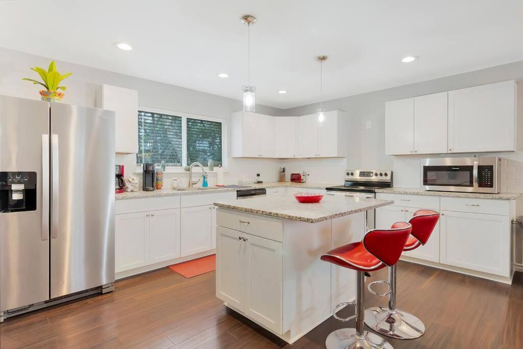 Villa Luxurious With Private Game - Your Ultimate Retreat For Fun And Relaxation! San Antonio