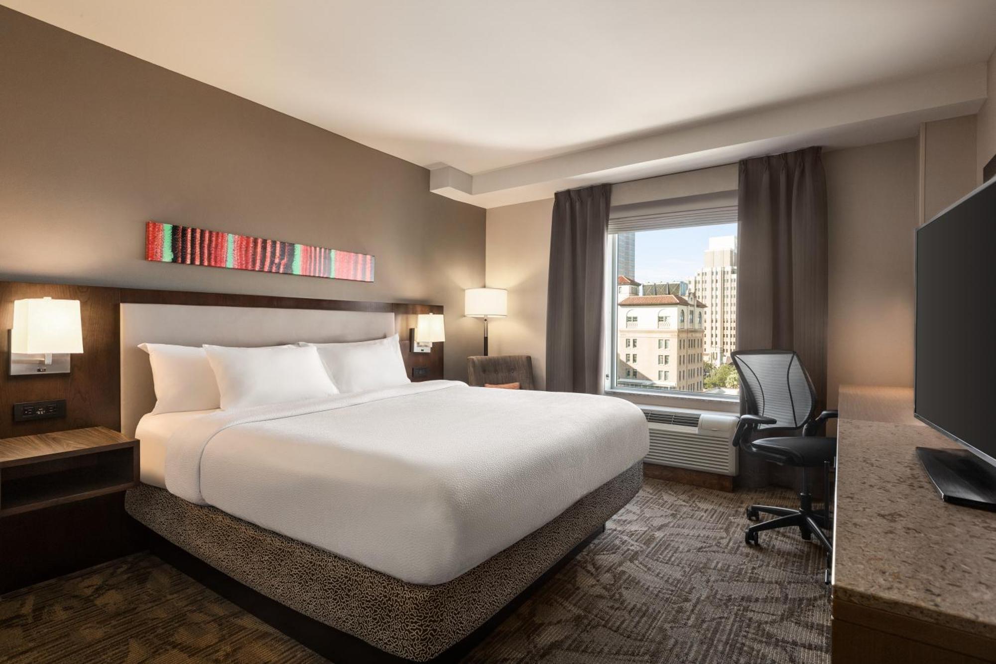 Hilton Garden Downtown Riverwalk Hotel San Antonio