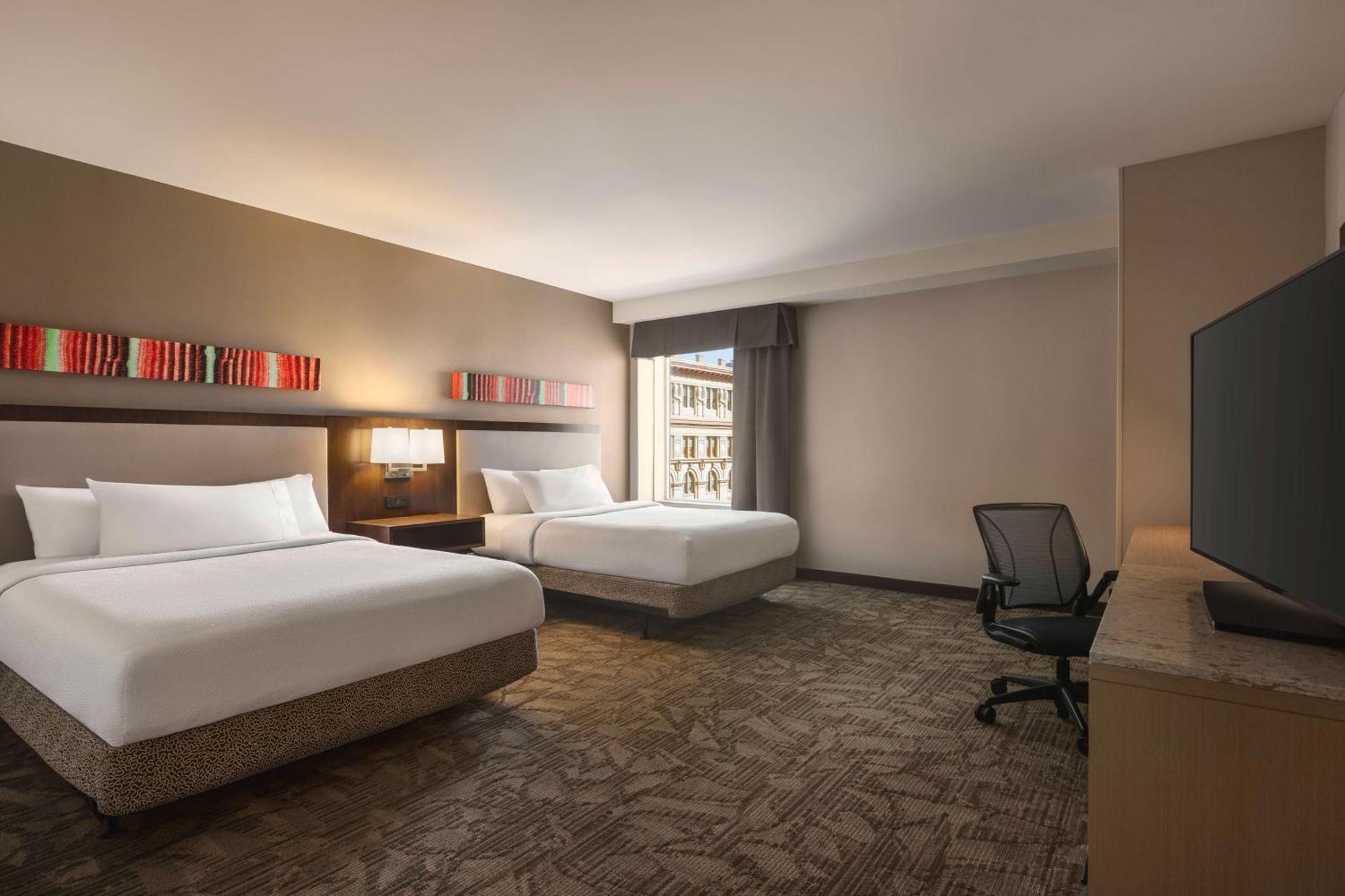 Hilton Garden Downtown Riverwalk