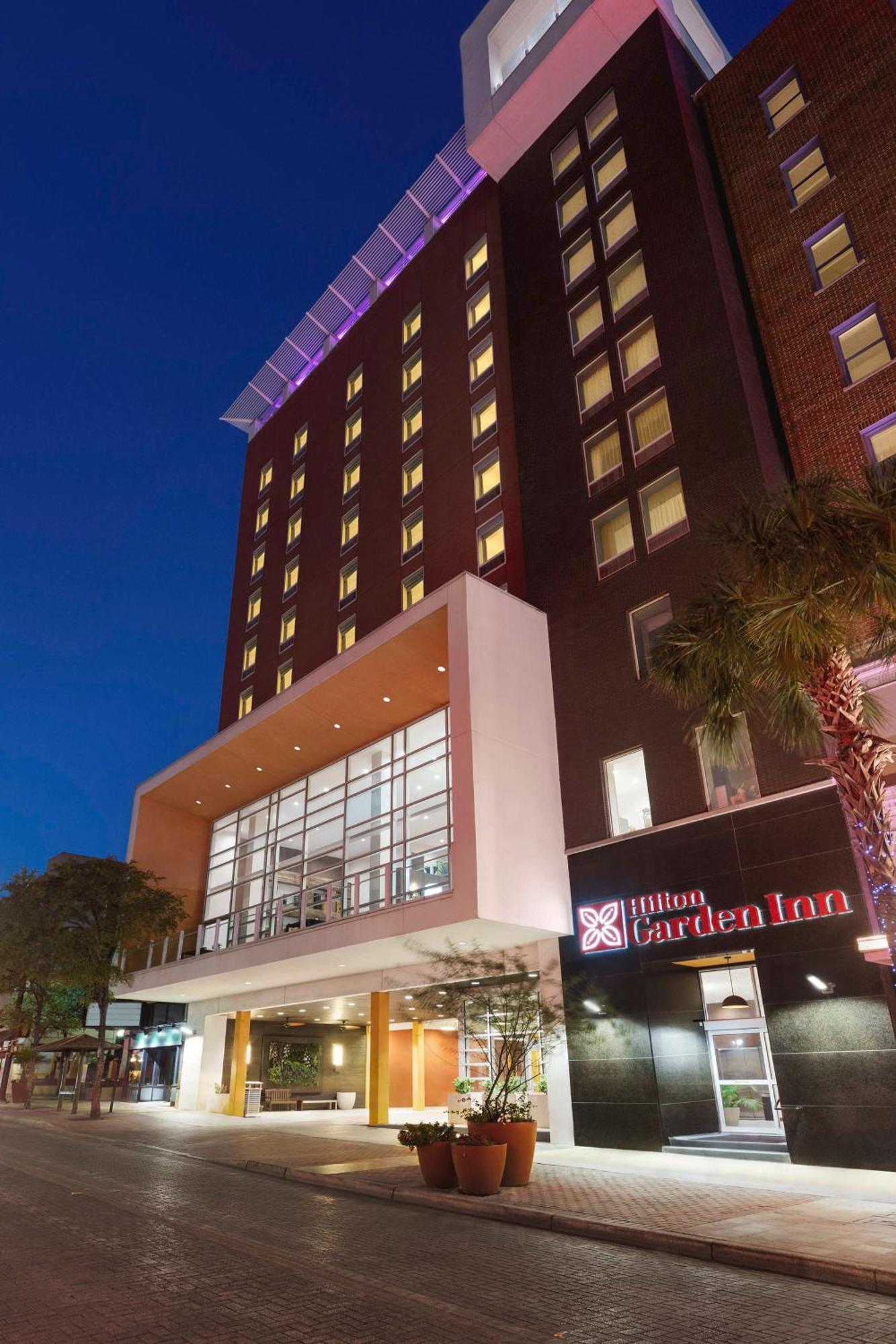 Hilton Garden Downtown Riverwalk