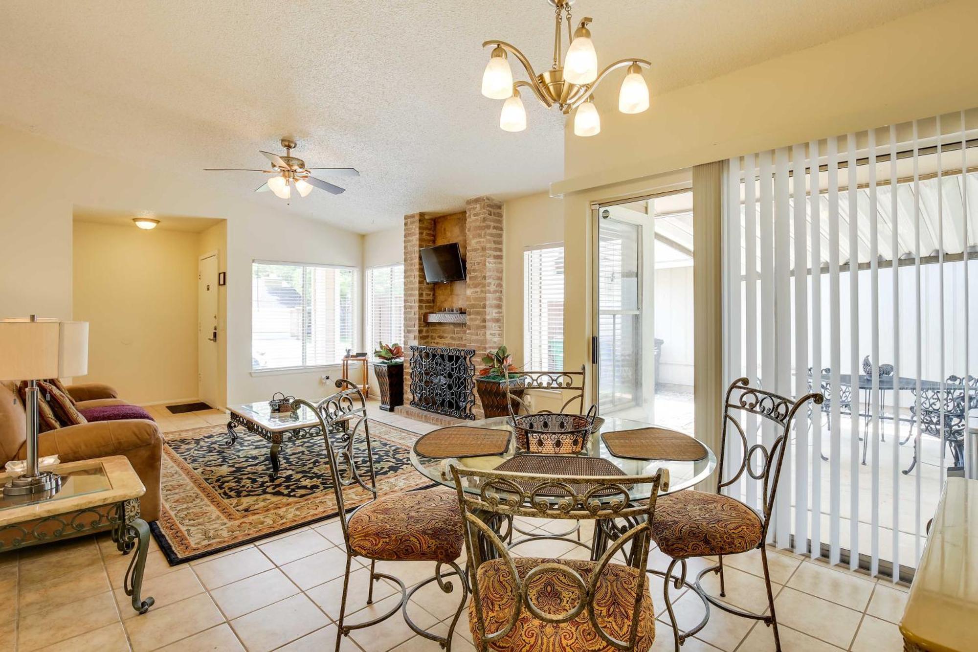 Sunny With Backyard And Patio! * San Antonio