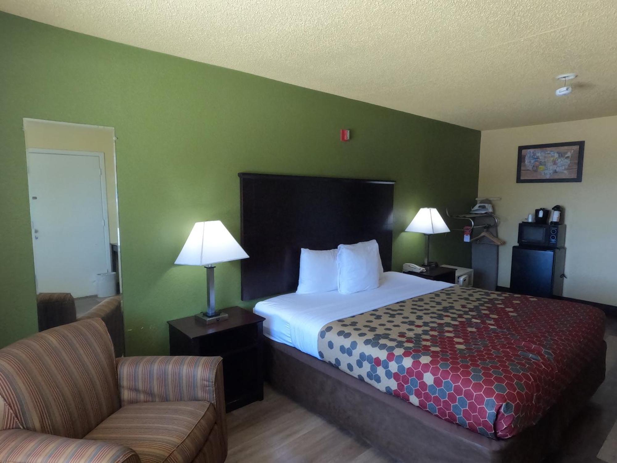 Econo & Downtown Northeast Near Fort Sam Houston Hotel