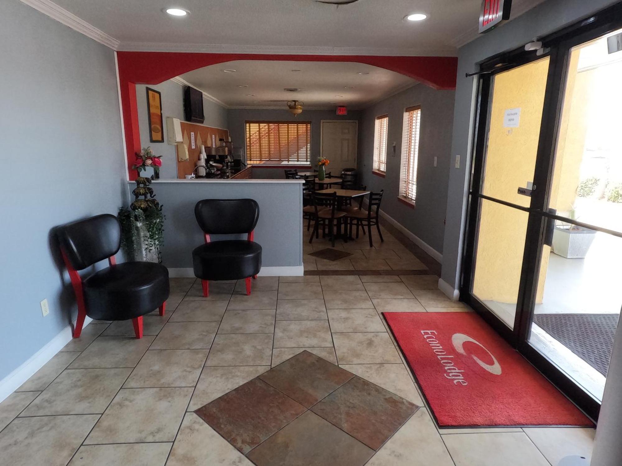 Econo & Downtown Northeast Near Fort Sam Houston Hotel 2*