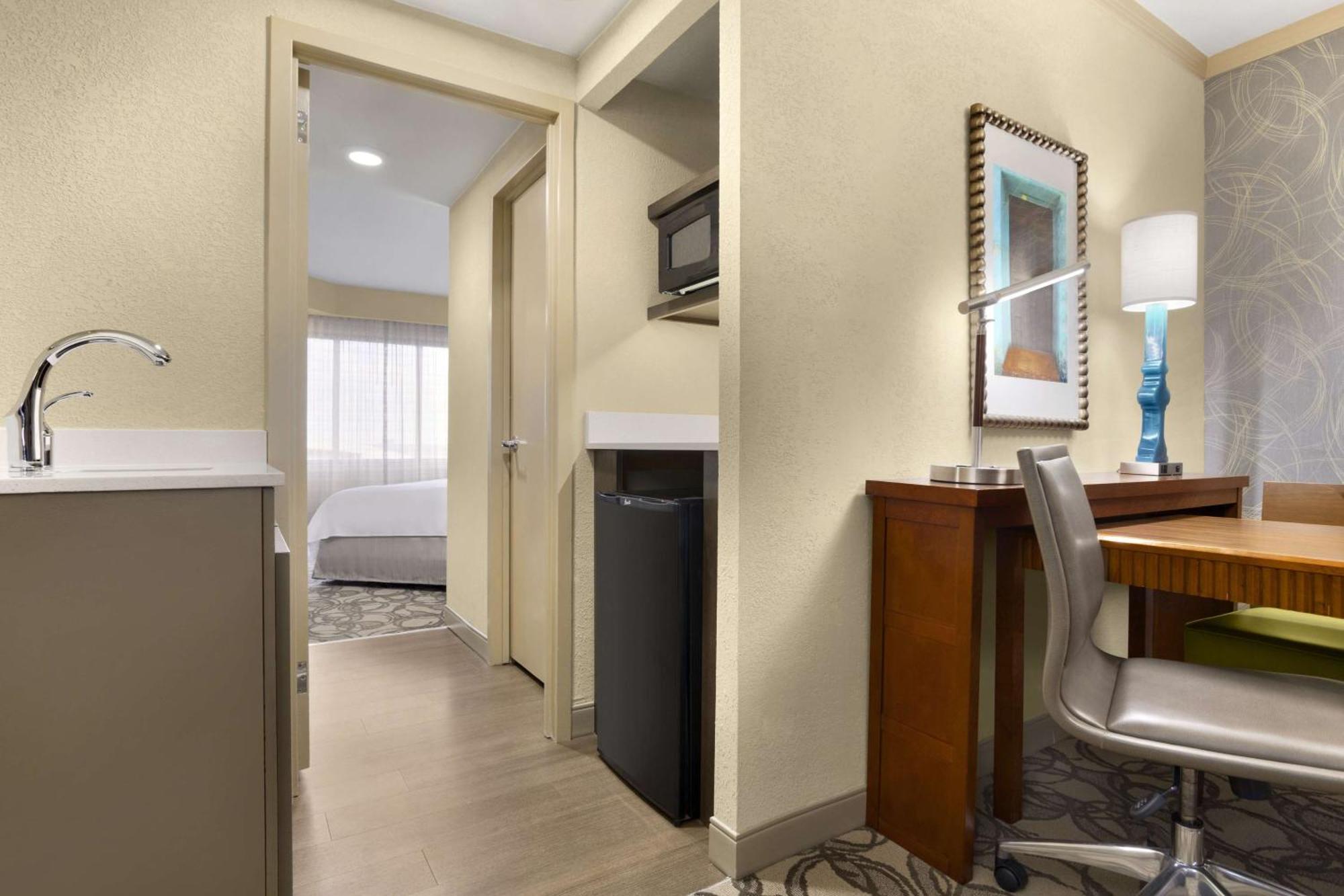 Embassy Airport Hotel 3*