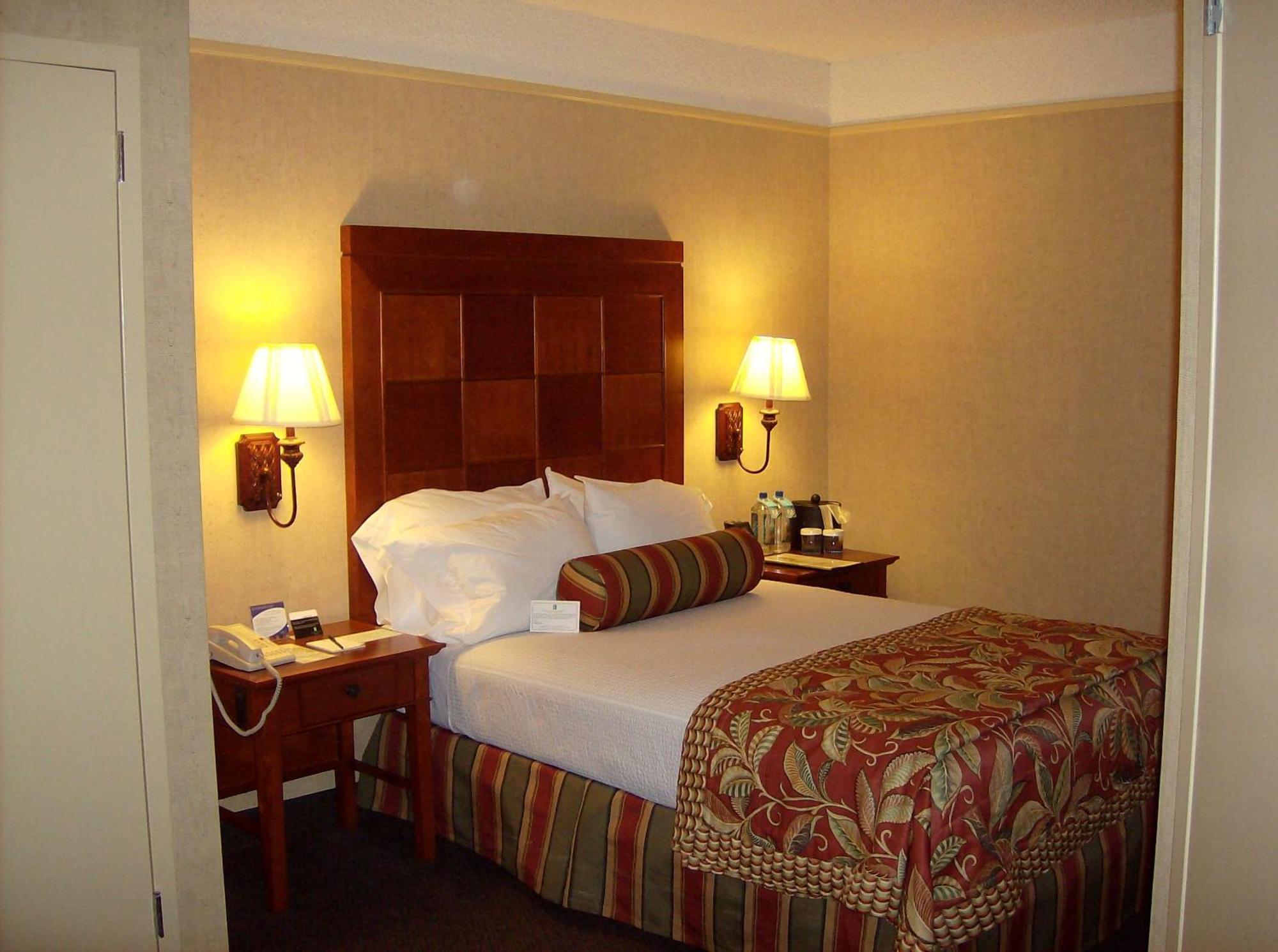 Hotel Embassy Airport San Antonio