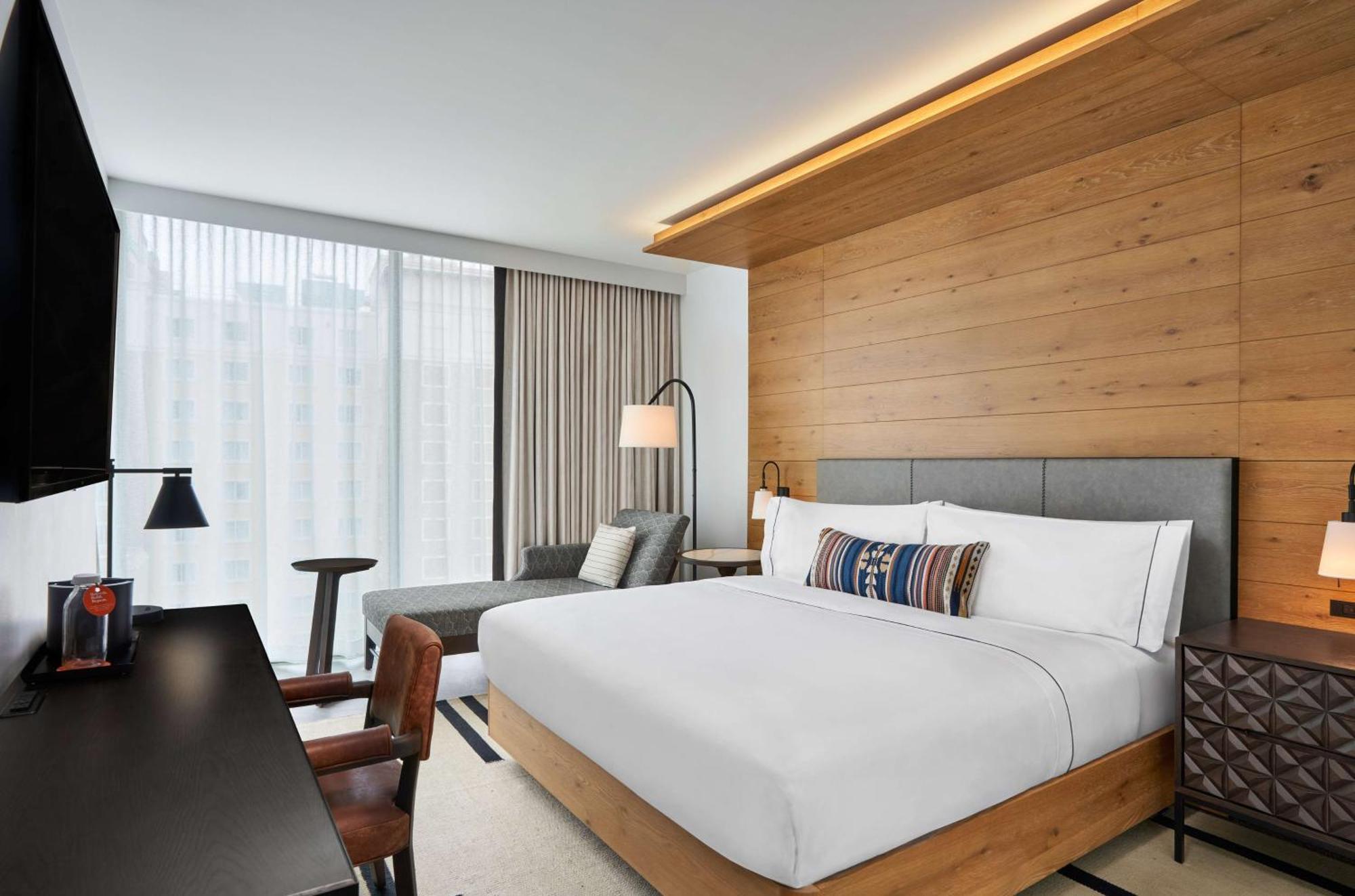 Canopy By Hilton Riverwalk Hotel 4*