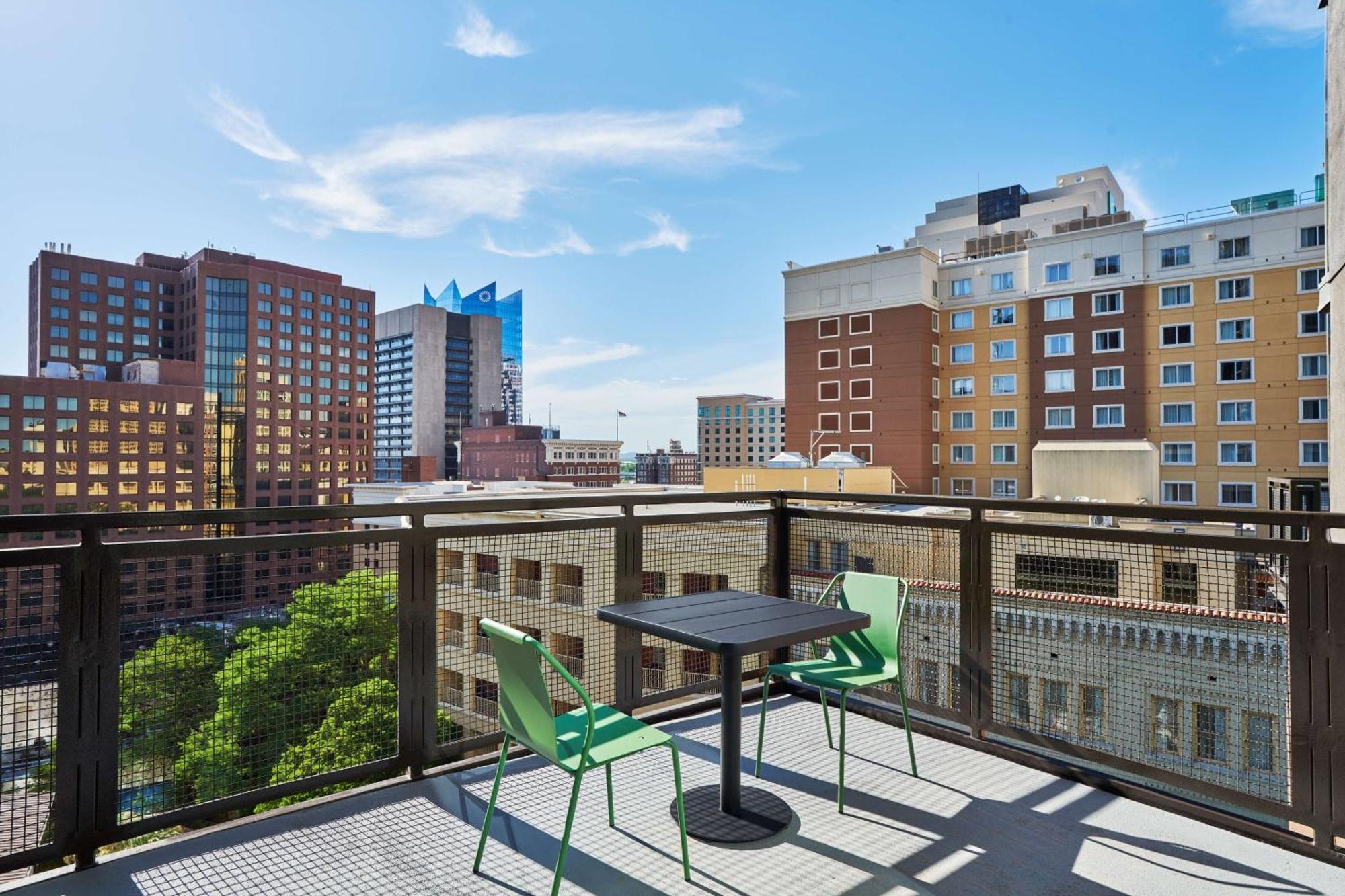 Canopy By Hilton Riverwalk Hotel 4*