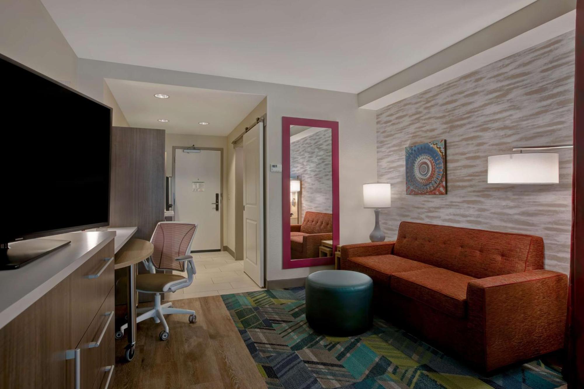Home2 By Hilton On The Riverwalk Hotel