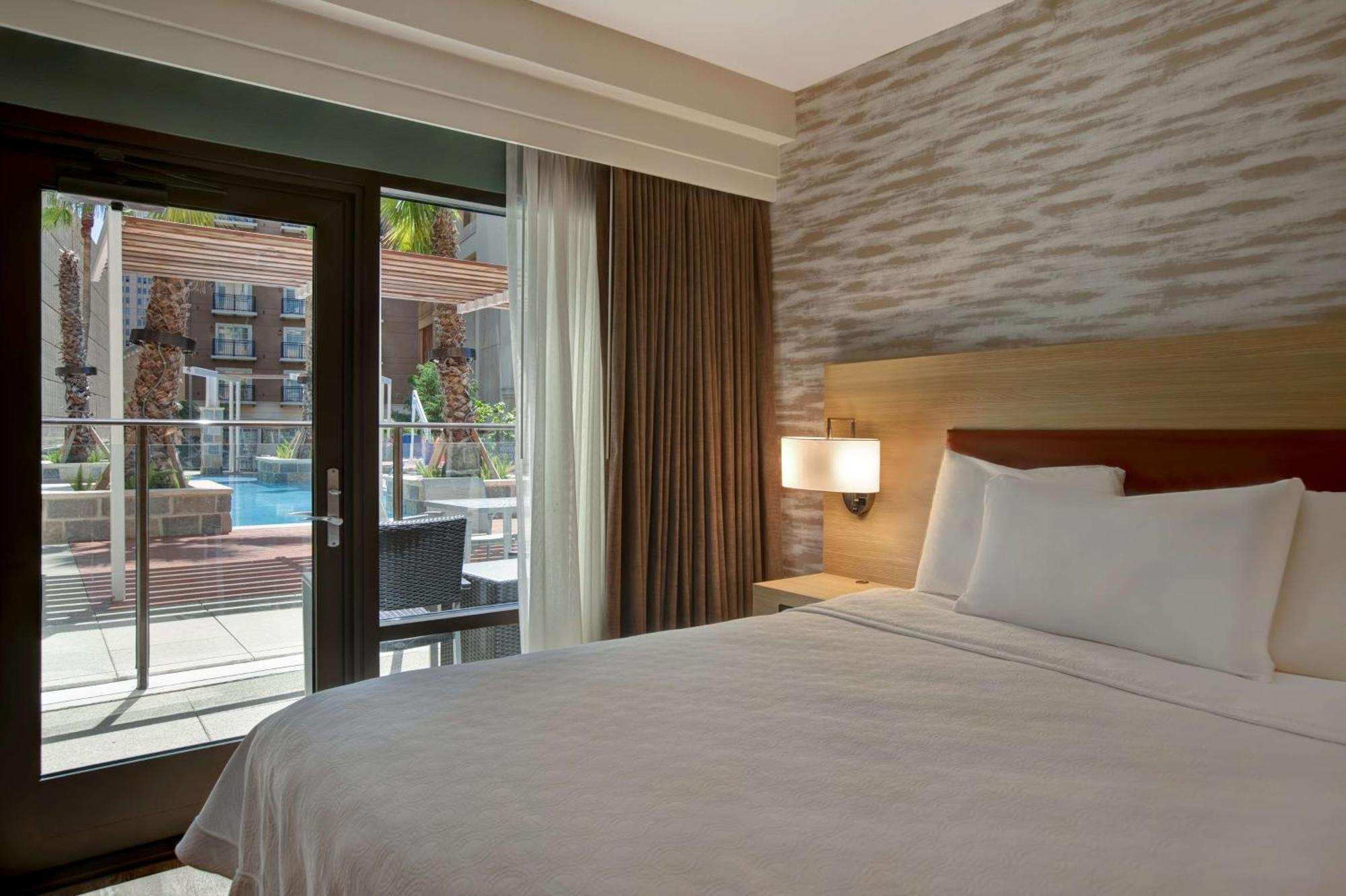 Hotel Home2 By Hilton On The Riverwalk 3*