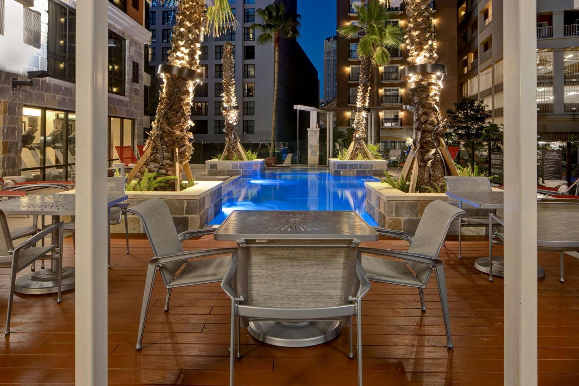 Home2 By Hilton On The Riverwalk Hotel 3*