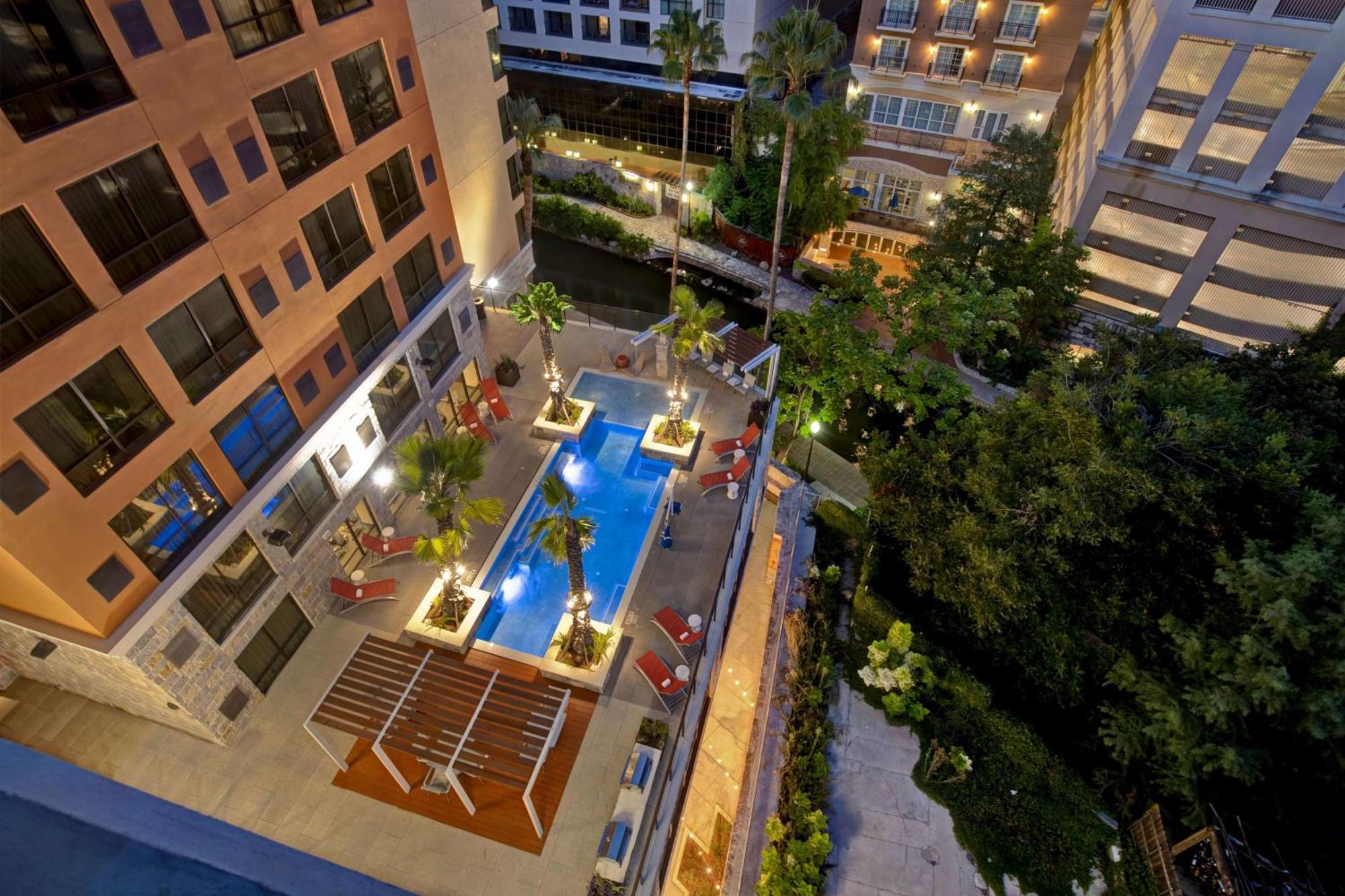 Home2 By Hilton On The Riverwalk Hotel