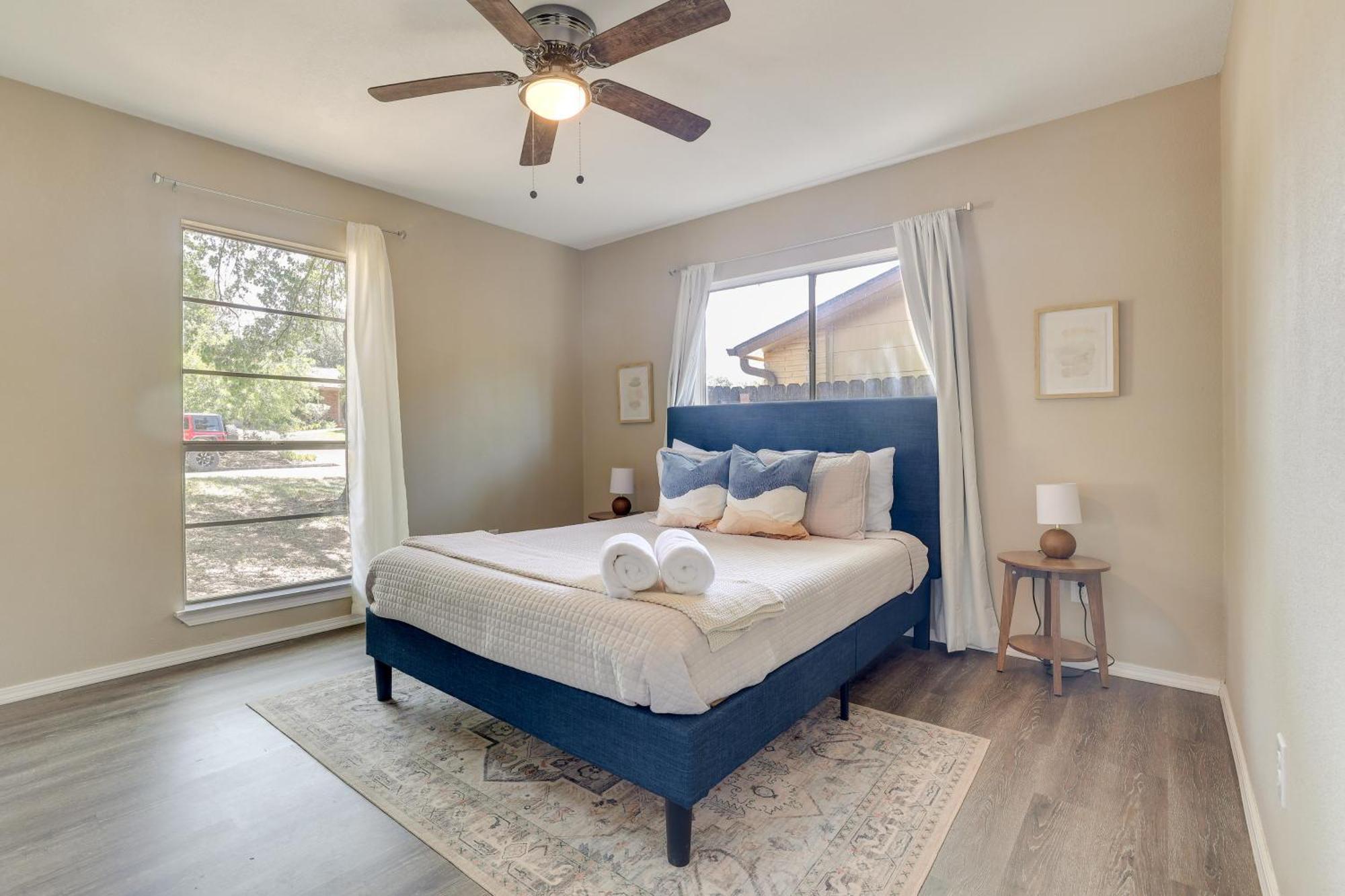 Holiday home Modern With Patio, Grill, Fire Pit! San Antonio