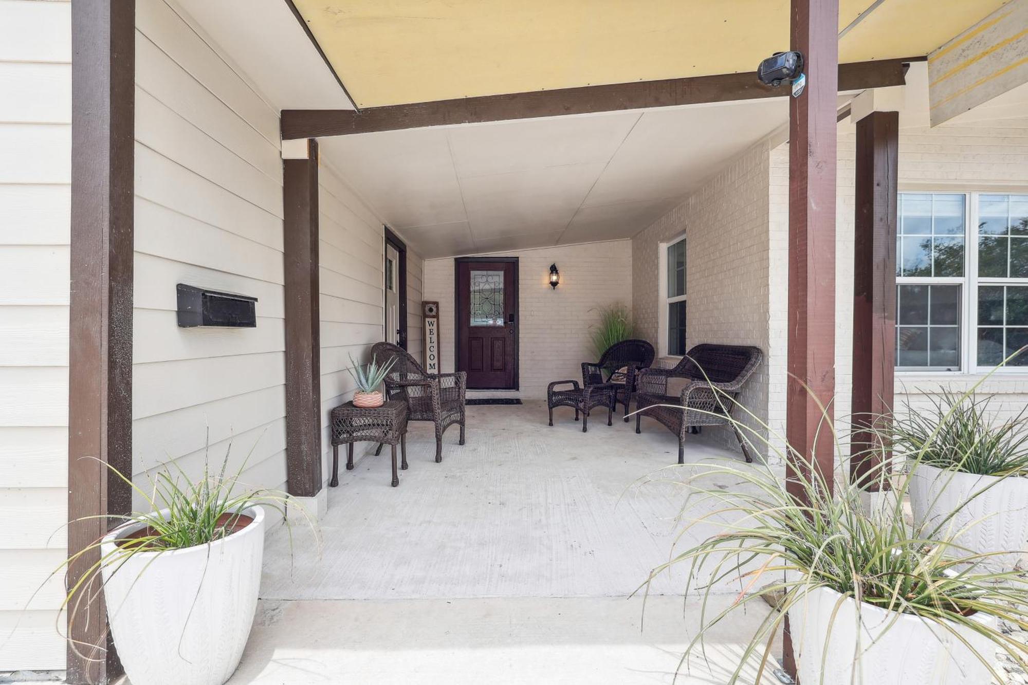 Holiday home Spacious Retreat With Private Patio!
