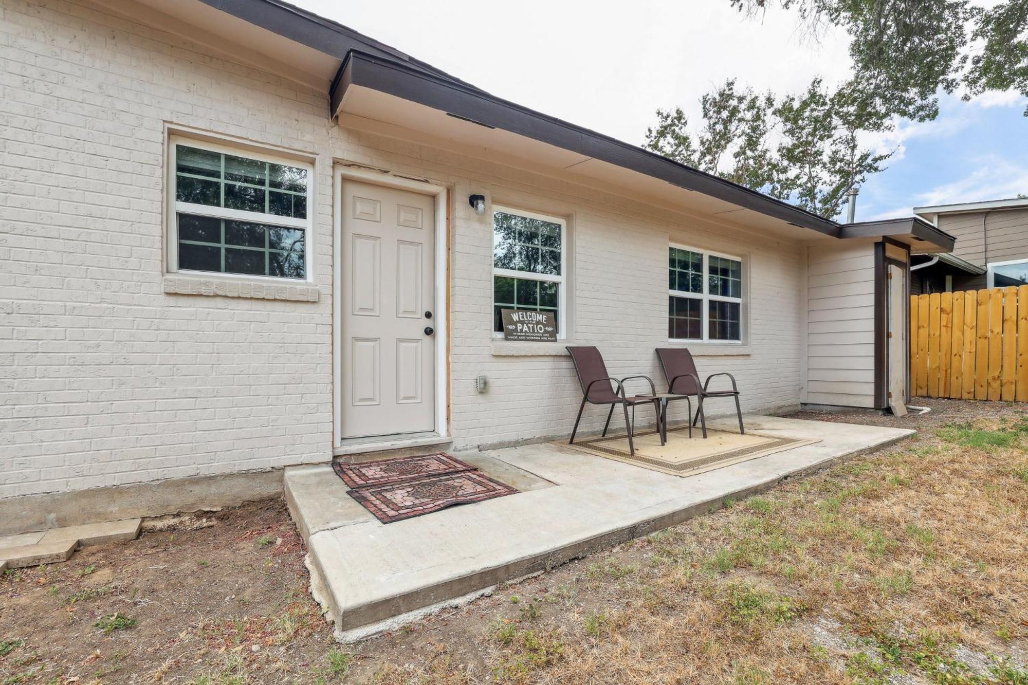 Spacious Retreat With Private Patio! Holiday home