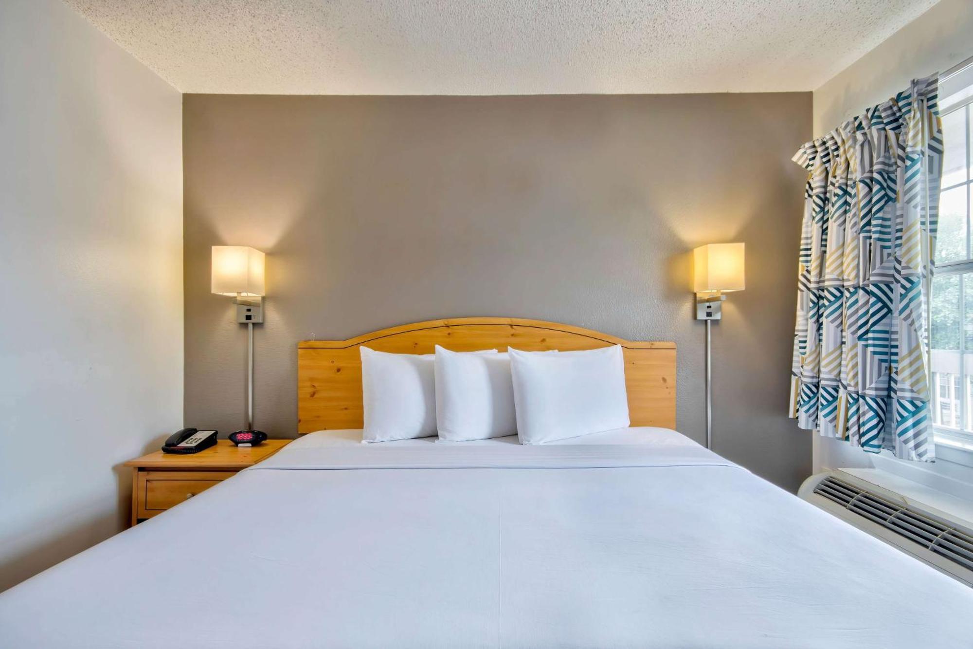 Hotel Studio 6-san Antonio, Tx - Six Flags