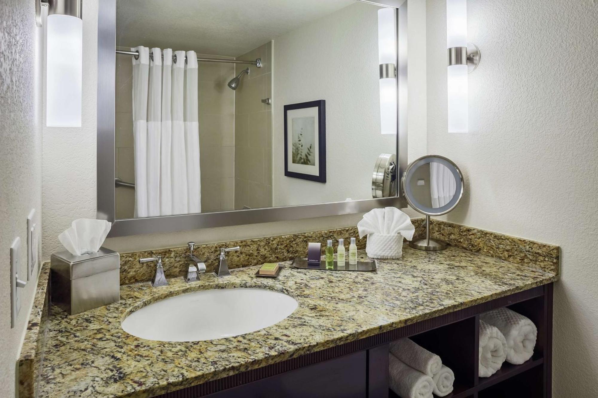Doubletree By Hilton Downtown Hotel San Antonio