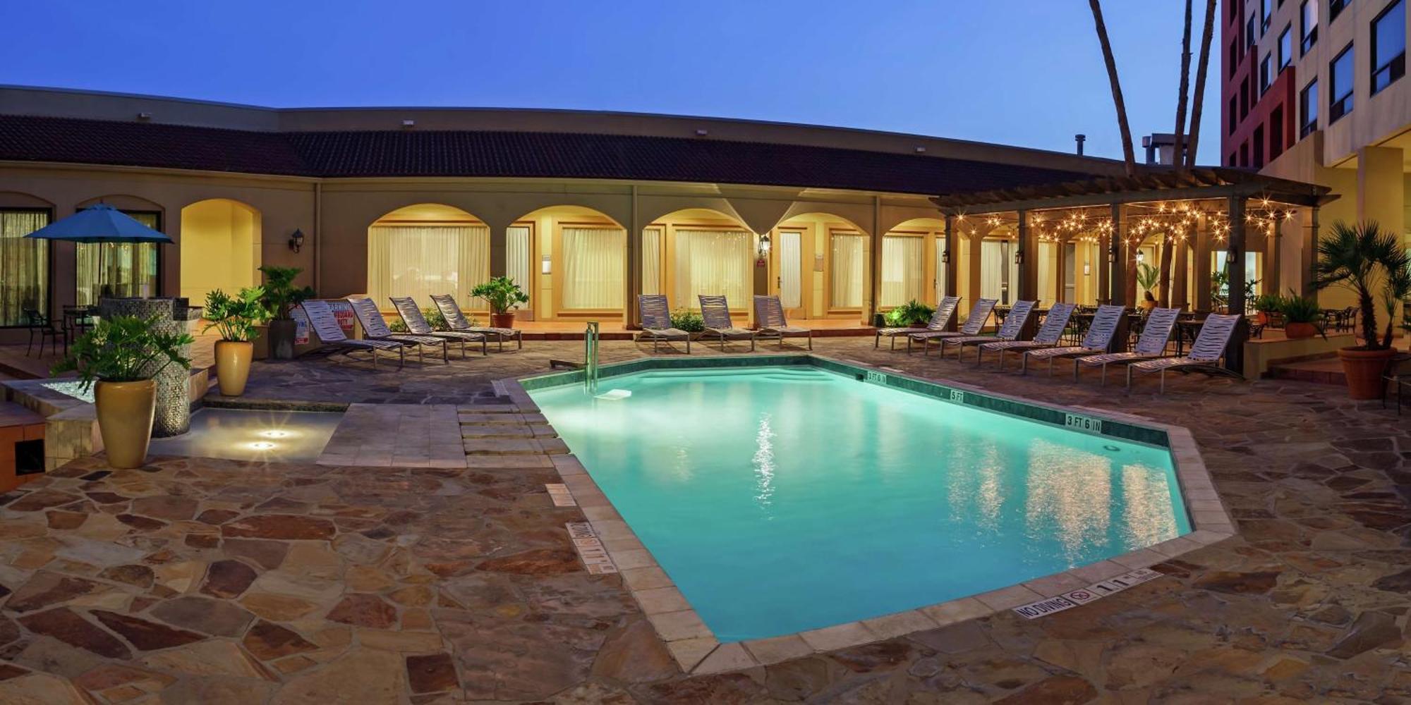Doubletree By Hilton Downtown Hotel San Antonio