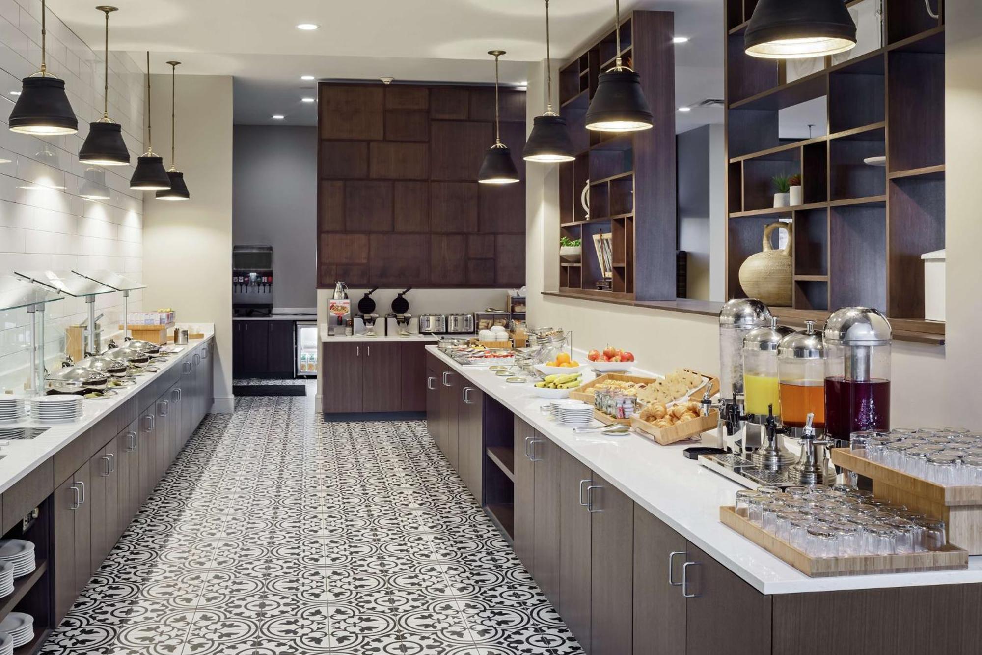 Hotel Doubletree By Hilton Downtown 4*