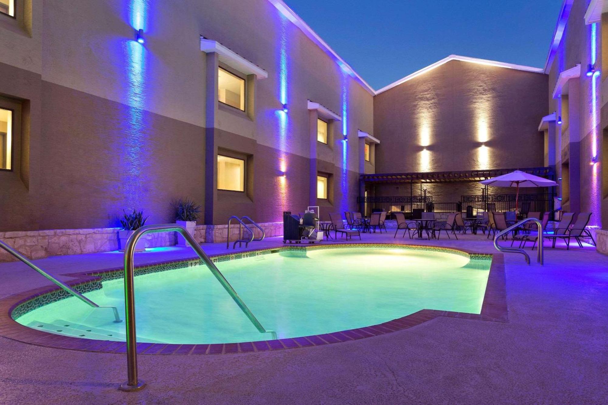 Country & By Radisson, Lackland Afb , Tx Hotel San Antonio